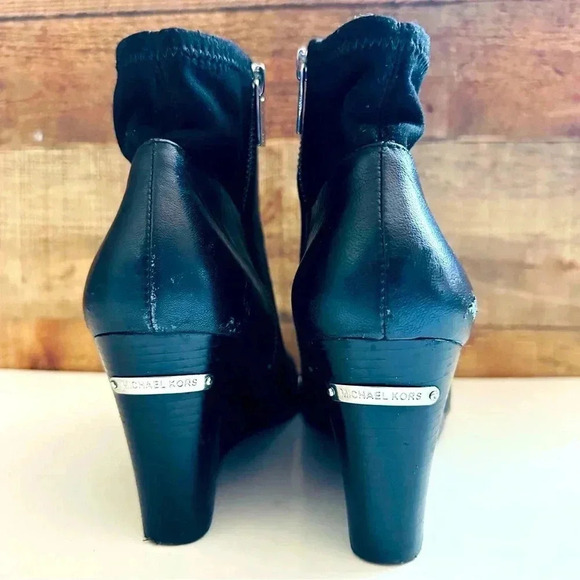 Micheal Kors Leather Wedged Ankle Boots - Picture 4 of 7